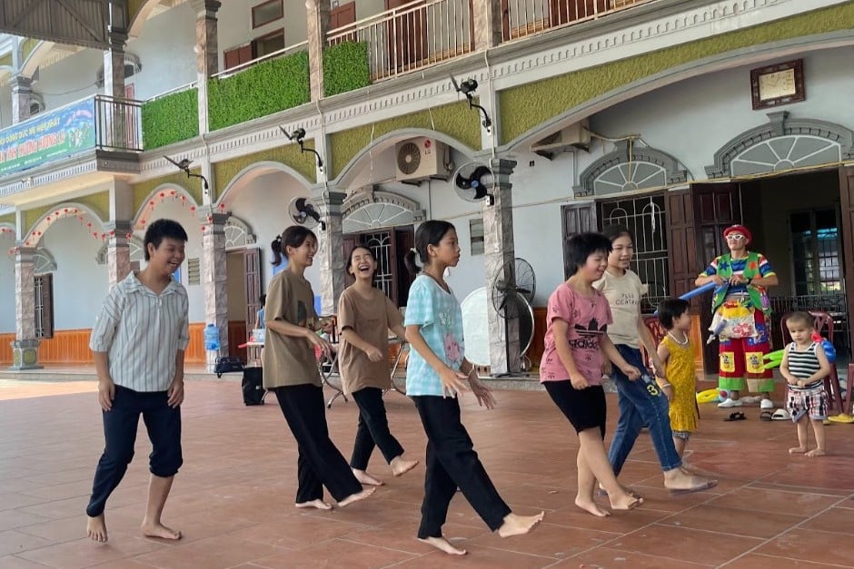 Surprise performance by lovely kids
