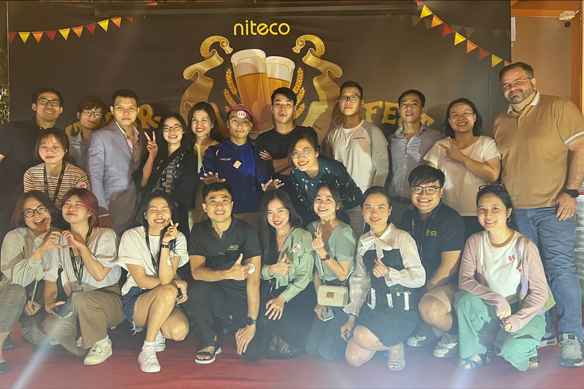 Niteco team celebrating together at the company beer fest event